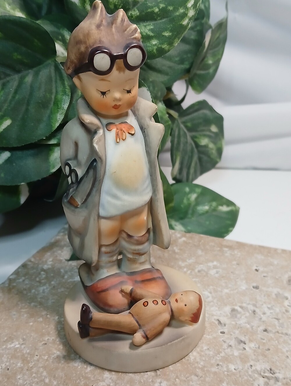 HUMMEL "The Doctor" 1960s TM3 W. Germany Porcelain Figurine